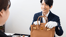査定士がブランド品の価値をしっかりとお伝えします