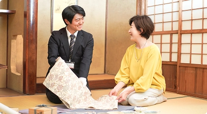 お客様宅に訪問している様子