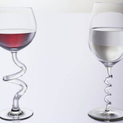 ワイングラスはなぜ色んな形があるの？グラスの形でワインの味が変わるってホント？