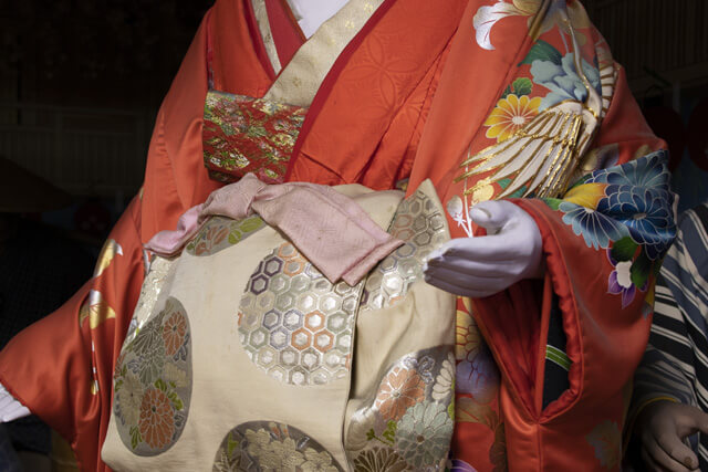 着物作家・古澤万千子とは?買取相場はどのくらい?