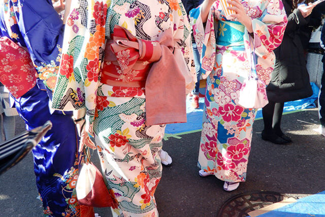 着物作家・百貫達雄とは?買取相場はどのくらい?