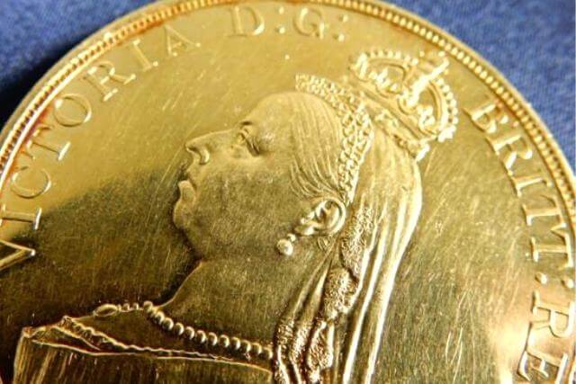 ヴィクトリアジュビリーヘッド5ポンド金貨（1887年イギリス）は高価買取が可能！？記念硬貨の種類や特徴を徹底解説