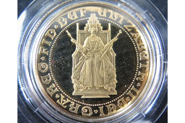 ソブリン金貨周年記念プルーフ貨幣3種セットの種類や特徴、価値を