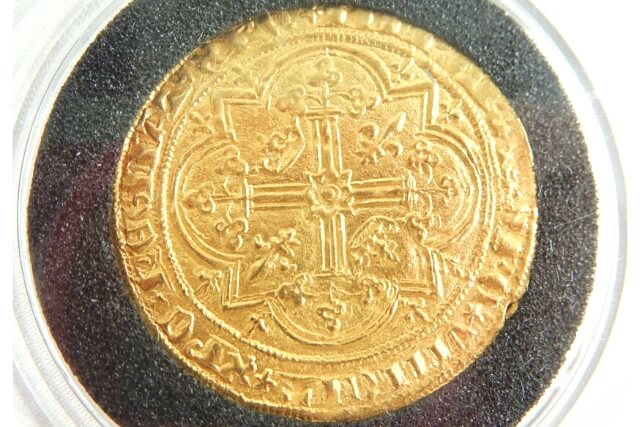 フランス国王シャルル5世ピエ金貨の特徴や価値（買取）を解説