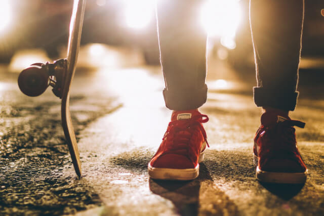 スニーカーのチップ垂らしはダサい？その理由とオシャレに見せるコツ