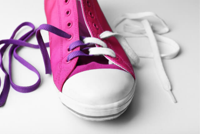 スニーカーのチップ垂らしはダサい？その理由とオシャレに見せるコツ