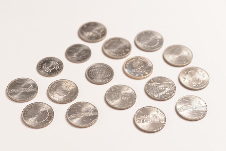 記念硬貨はいくらで売れる？価値のある種類と高く売るコツを解説
