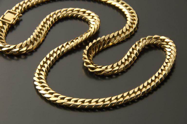 金「750」とは？K18との違いから買取相場、高く売るコツまで解説