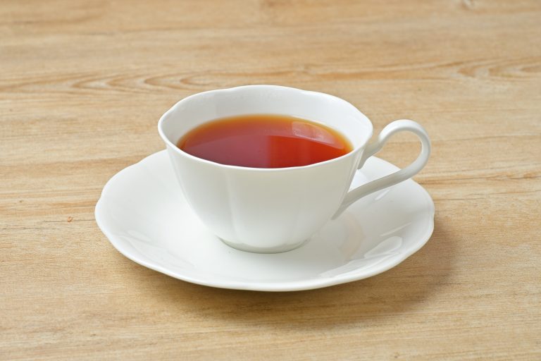 ソーサーとは？役割やマナー、ブランド食器を高く売るポイントを紹介