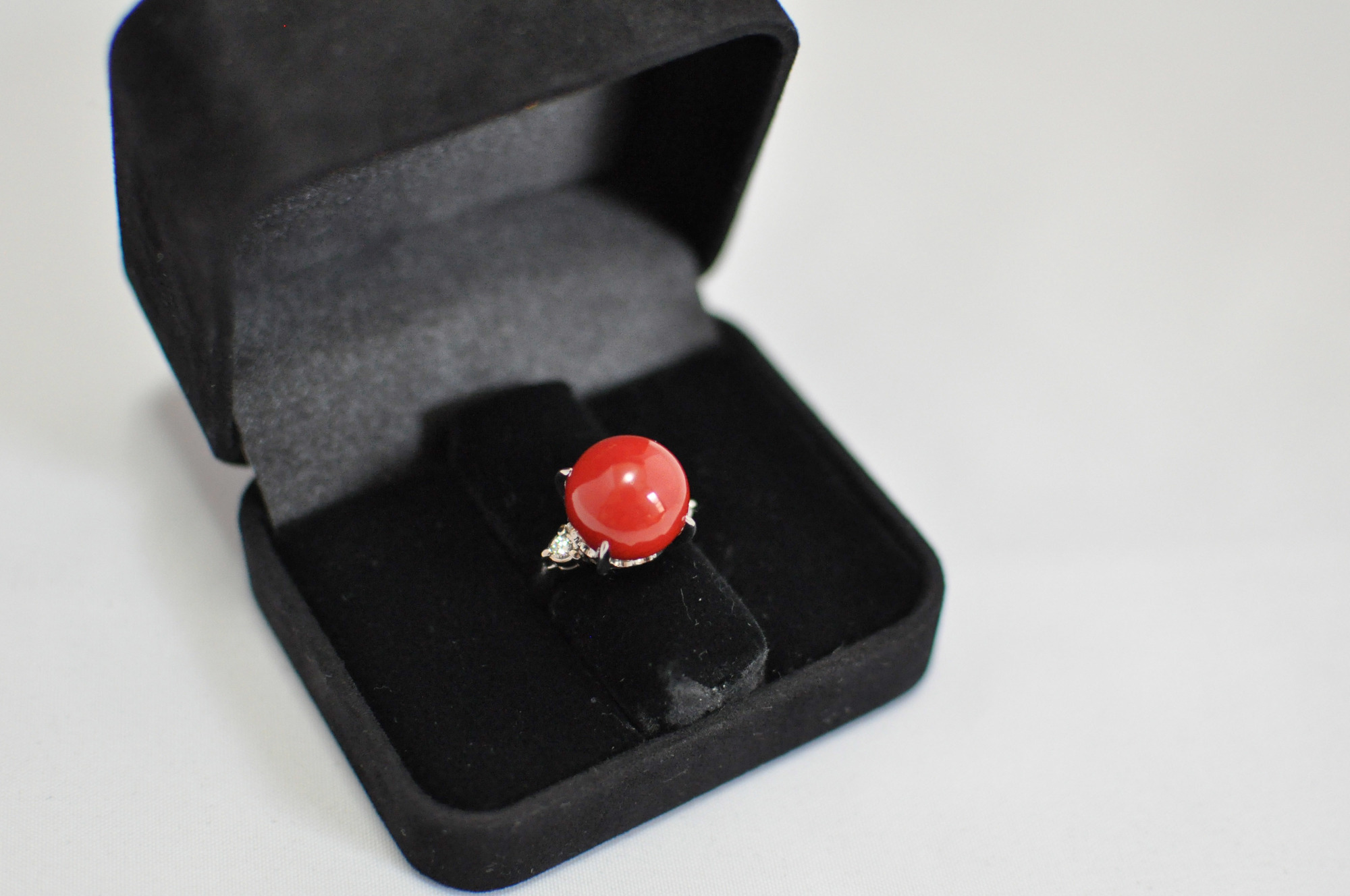 赤珊瑚の見分け方とは？自宅での簡易チェックや価値を守る保管方法