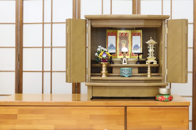 仏壇の買取相場は？高く売るコツと買取不可の場合の処分方法を解説