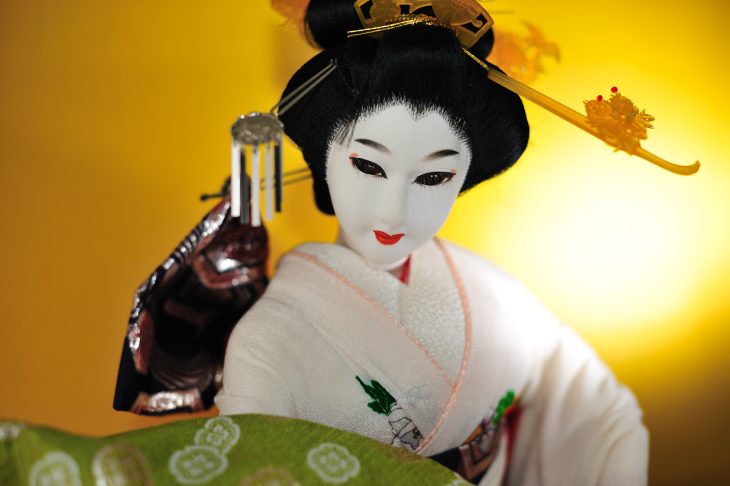 美人ものの日本人形