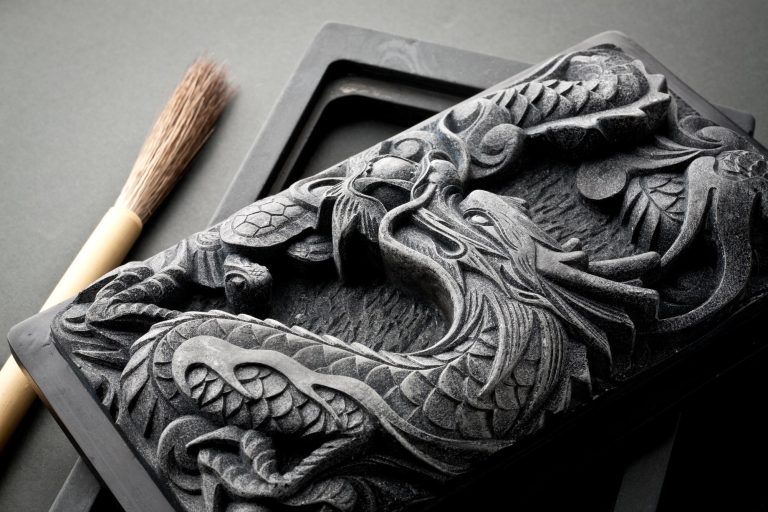 硯の買取相場はいくら？唐硯・和硯の種類別の価値と高価買取のコツ