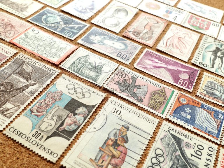 琉球郵便切手とは？プレミア価値が付くレアな切手と高額買取のコツ