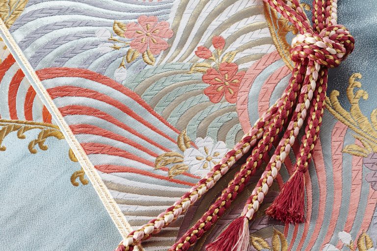 丸帯とは？袋帯との違いから価値、現代での使い方まで解説