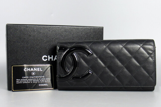 ギャランティカードと専用箱が揃ったシャネル「カンボンライン」の長財布｜高く売れる理由