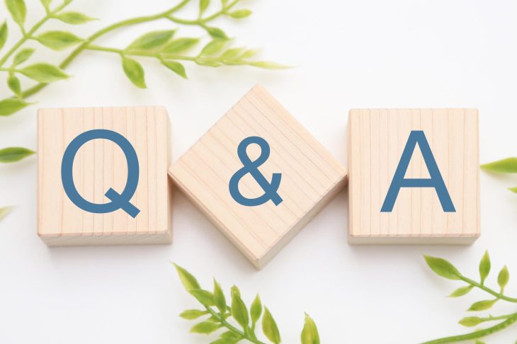 Q&Aと書かれたブロック