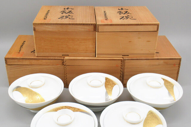 古い和食器の買取相場は?高く売れる有名作家や産地・査定のポイントを解説