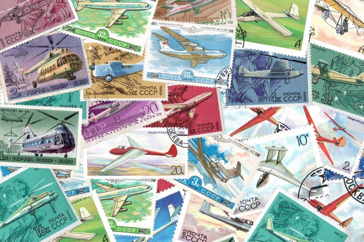 飛行機やヘリコプターが描かれたさまざまな切手