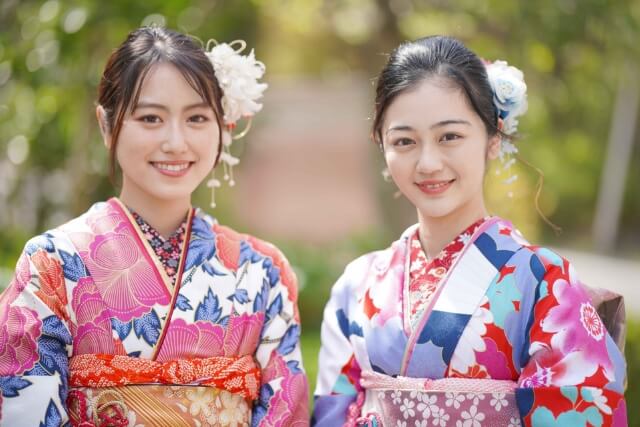 着物の重ね襟（伊達襟）とは？半襟との違い・選び方・付け方をわかりやすく解説
