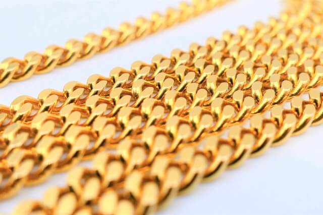18金ネックレスの相場はいくら?1g・重量別の目安と査定額の決まり方