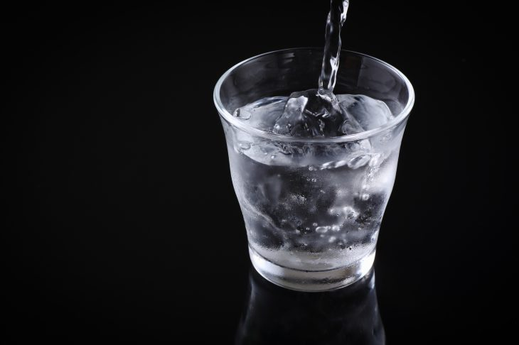 茅台酒の値段はいくら？ラベル・年代別の相場と高値が付く理由を解説