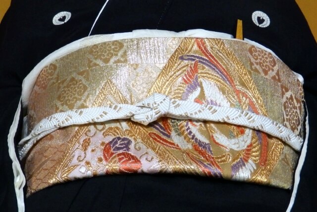 着物買取のからくりとは?査定額が決まる仕組みと買取後の行方を解説