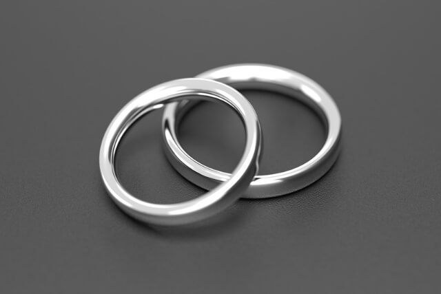 プラチナの買取価格はいくら?相場の目安・価格推移と査定のポイント