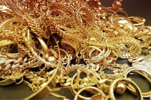 刻印なしの金でも買取できる？品位の確認方法と買取価格の決まり方