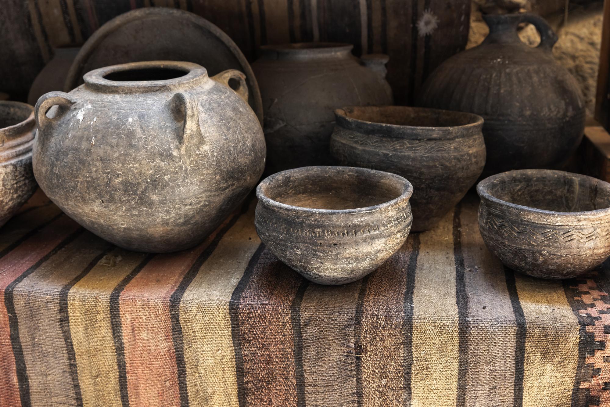 骨董品とは？定義や種類、価値を左右する基準を分かりやすく解説｜骨董