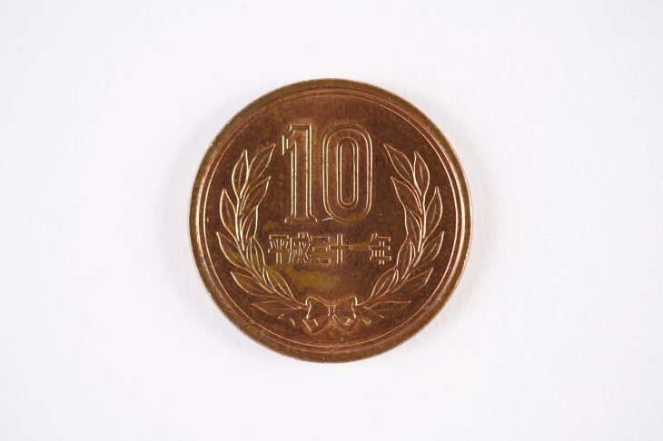 平成31年と刻印された10円玉