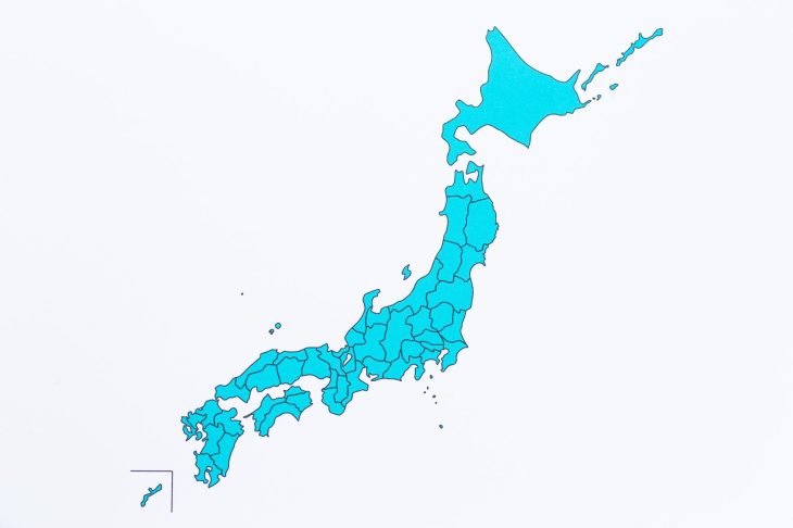 都道府県ごとに線で区切られた日本地図