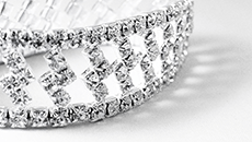 鑑定書が無い、デザインが古い宝石