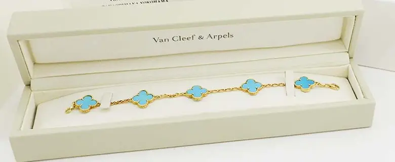 ヴァンクリーフ&アーペルの宝石の画像