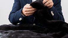 経験豊富な毛皮の査定士