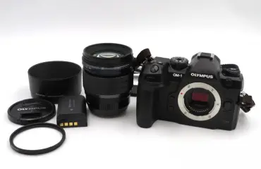 OM-1 ミラーレス一眼カメラ OLYMPUS 45mm 1:1.2 レンズ 動作未確認