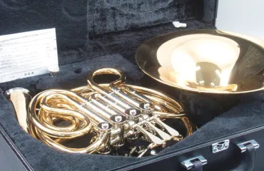 ヤマハ YHR 567GDB フレンチホルン ケース付き ※動作未確認 現状品