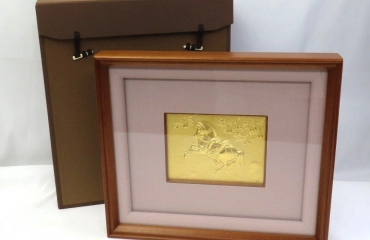 K24 遠藤兆映 「勇駒」額 レリーフ 箱付