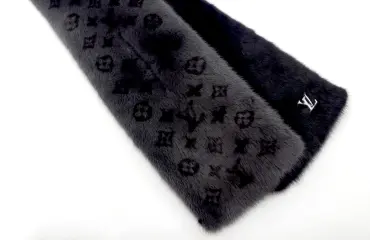 LOUIS VUITTON エシャルプ・モノグラムリバース