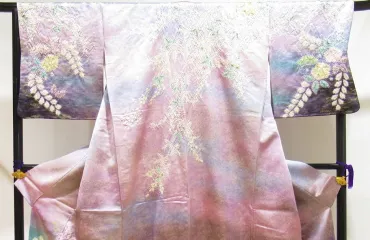 正絹 丹後ちりめん 辻が花絞り 作家物 泰常 藤の花に梅松 銀通し 縮緬 薄紫