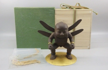 籔内佐斗司 「一粒万倍 勝ち虫童子」