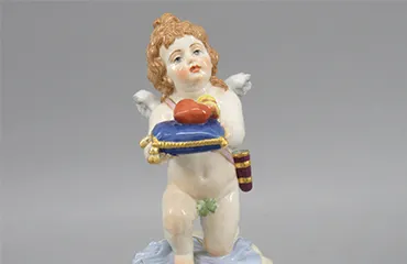 マイセン ハートを捧げる天使 フィギュリン