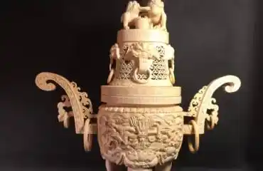 龍彫 玉獅子蓋 三足香炉