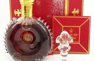 レミーマルタン ルイ13世 バカラボトル 金キャップ 700ml 未開栓 替え栓・箱付き