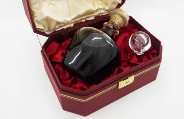 ヘネシー パラディ バカラボトル 未開栓 700ml
