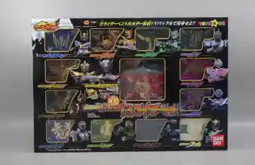 未開封 バンダイ 仮面ライダー龍騎 変身ベルト Vバックル 13ライダーセット 箱付き