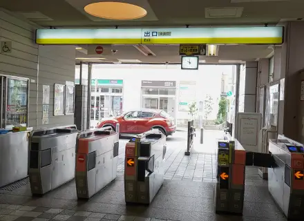 京急本線 神奈川新町駅からの道順 1